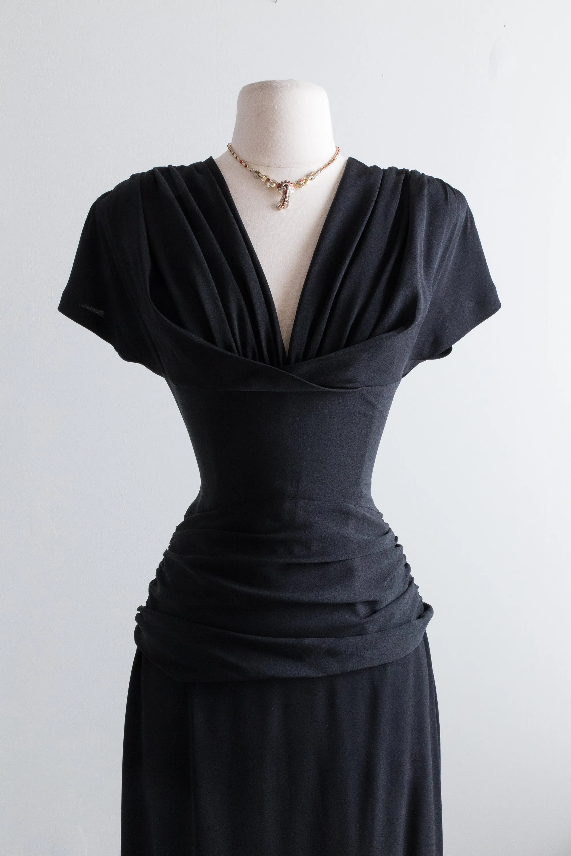 1940's Femme Fatale Perfectly Draped Black Cocktail Dress / Waist 27"