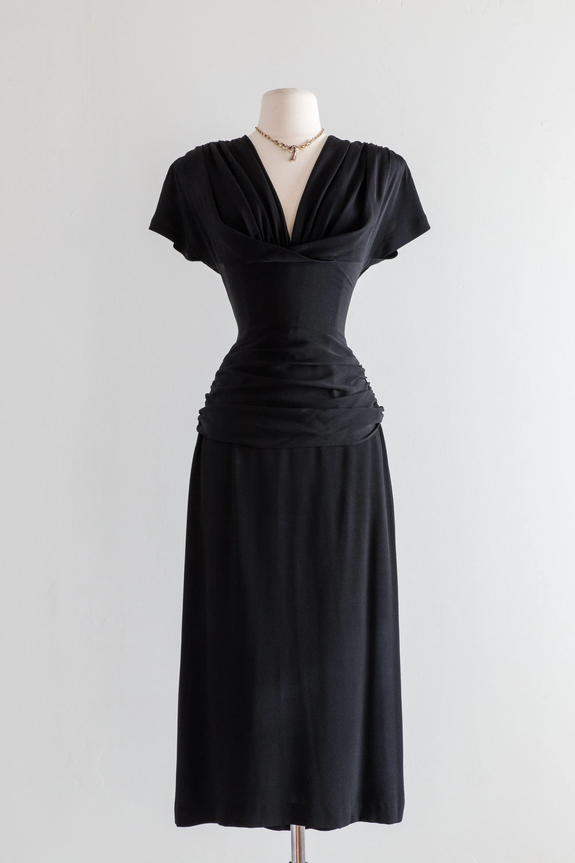 1940's Femme Fatale Perfectly Draped Black Cocktail Dress / Waist 27"