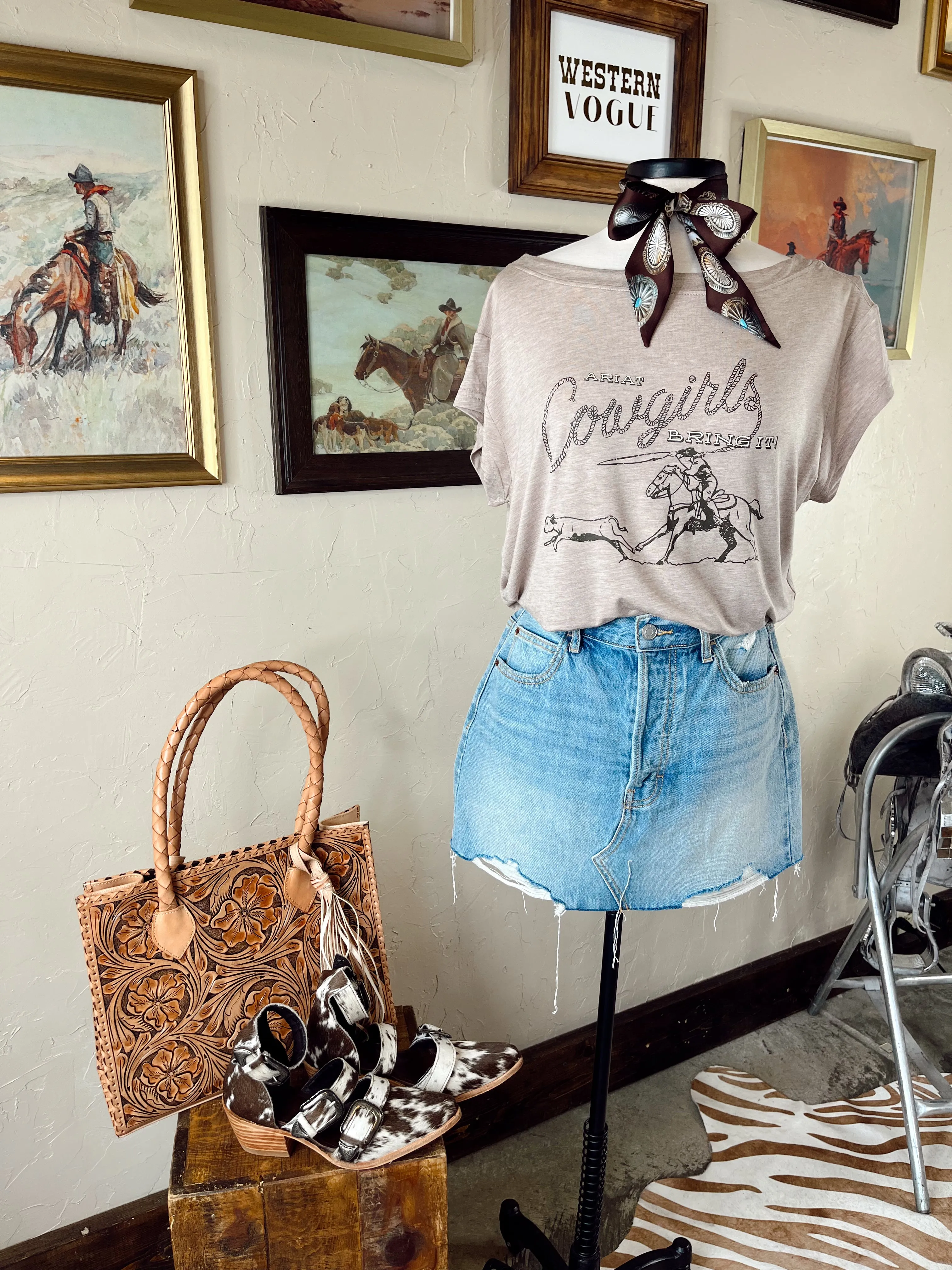 Ariat Cowgirls T-Shirt-Large